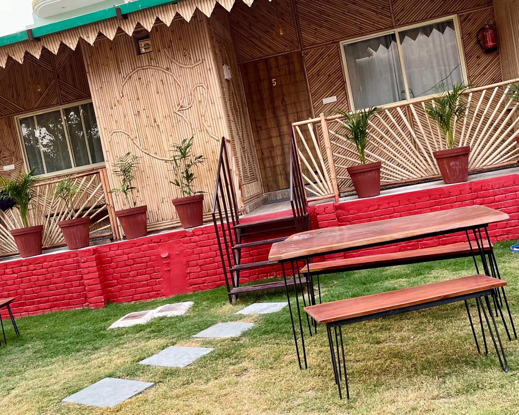 Bamboo Garden Cottages And Cafe Ришикеш Экстерьер фото